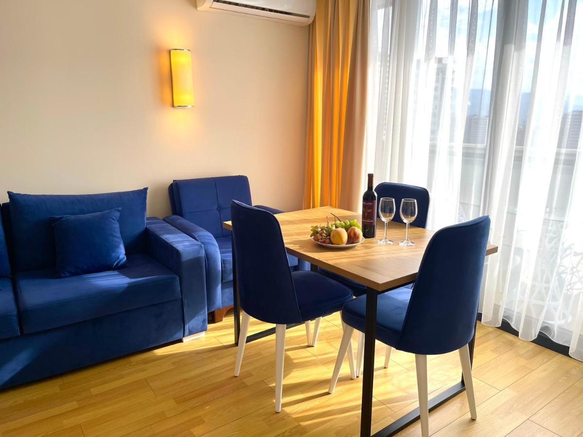 Hellobatumi Aparthotel Bagian luar foto