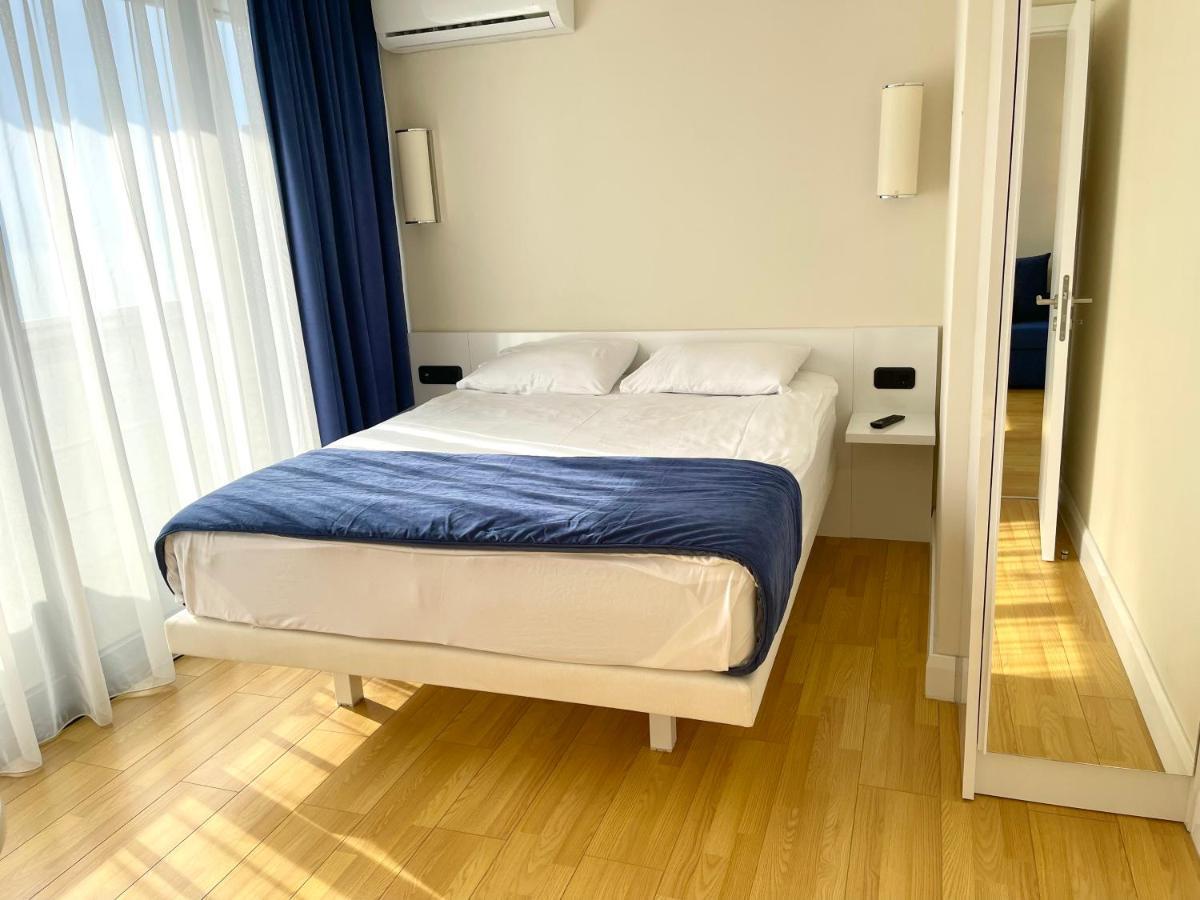 Hellobatumi Aparthotel Bagian luar foto
