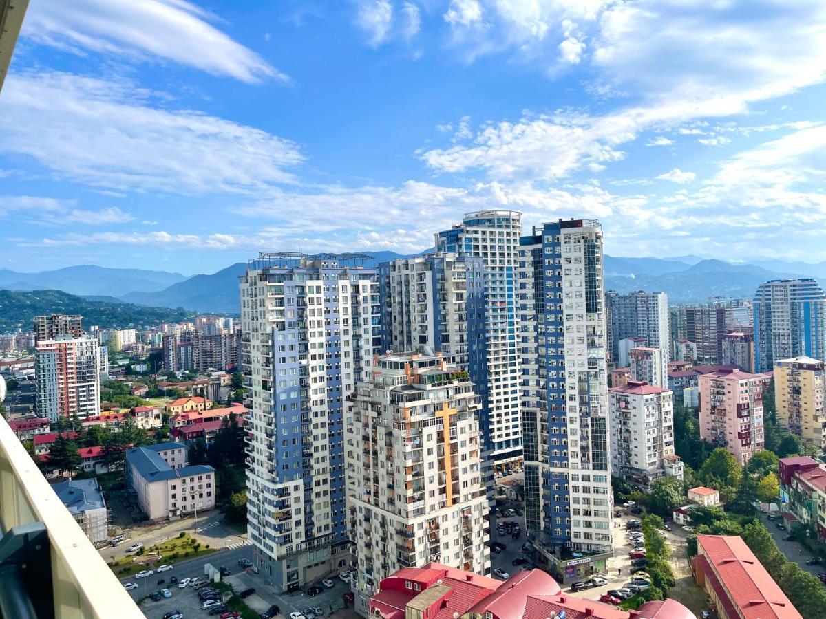 Hellobatumi Aparthotel Bagian luar foto