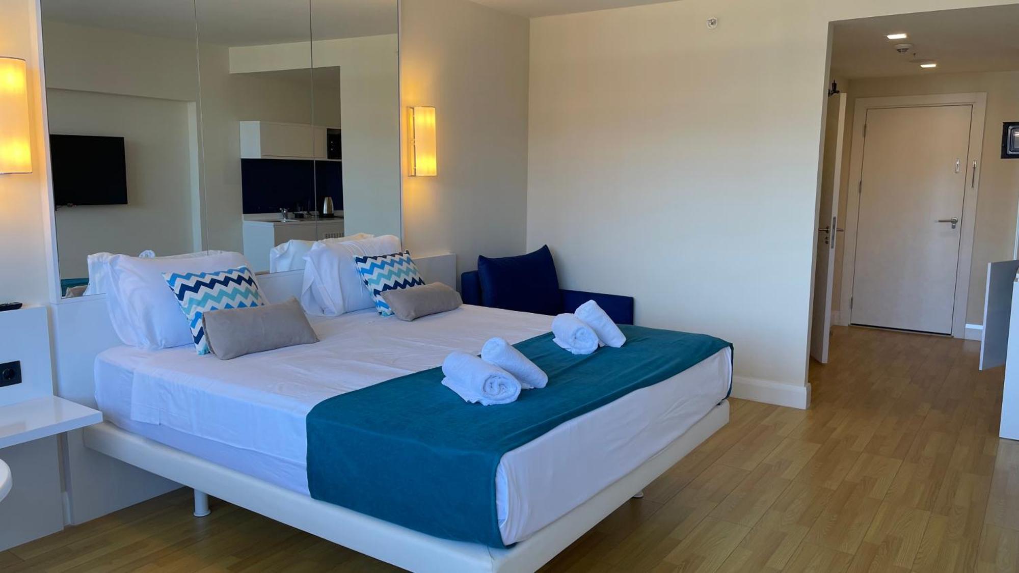 Hellobatumi Aparthotel Bagian luar foto