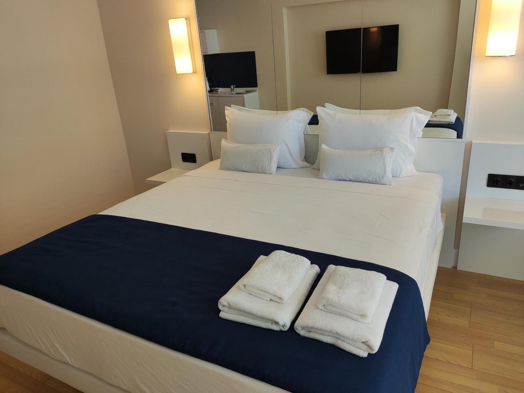 Hellobatumi Aparthotel Bagian luar foto