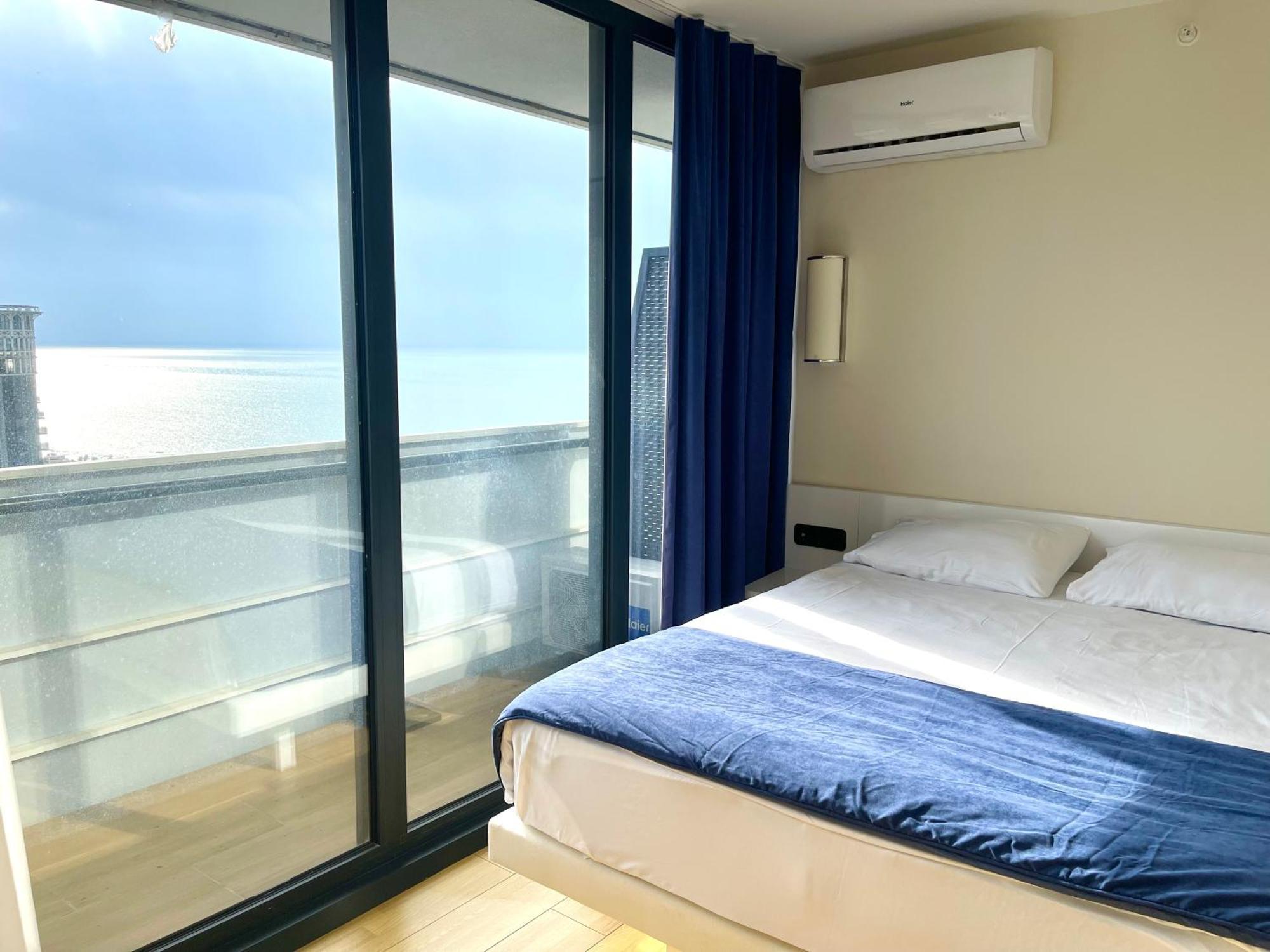 Hellobatumi Aparthotel Bagian luar foto