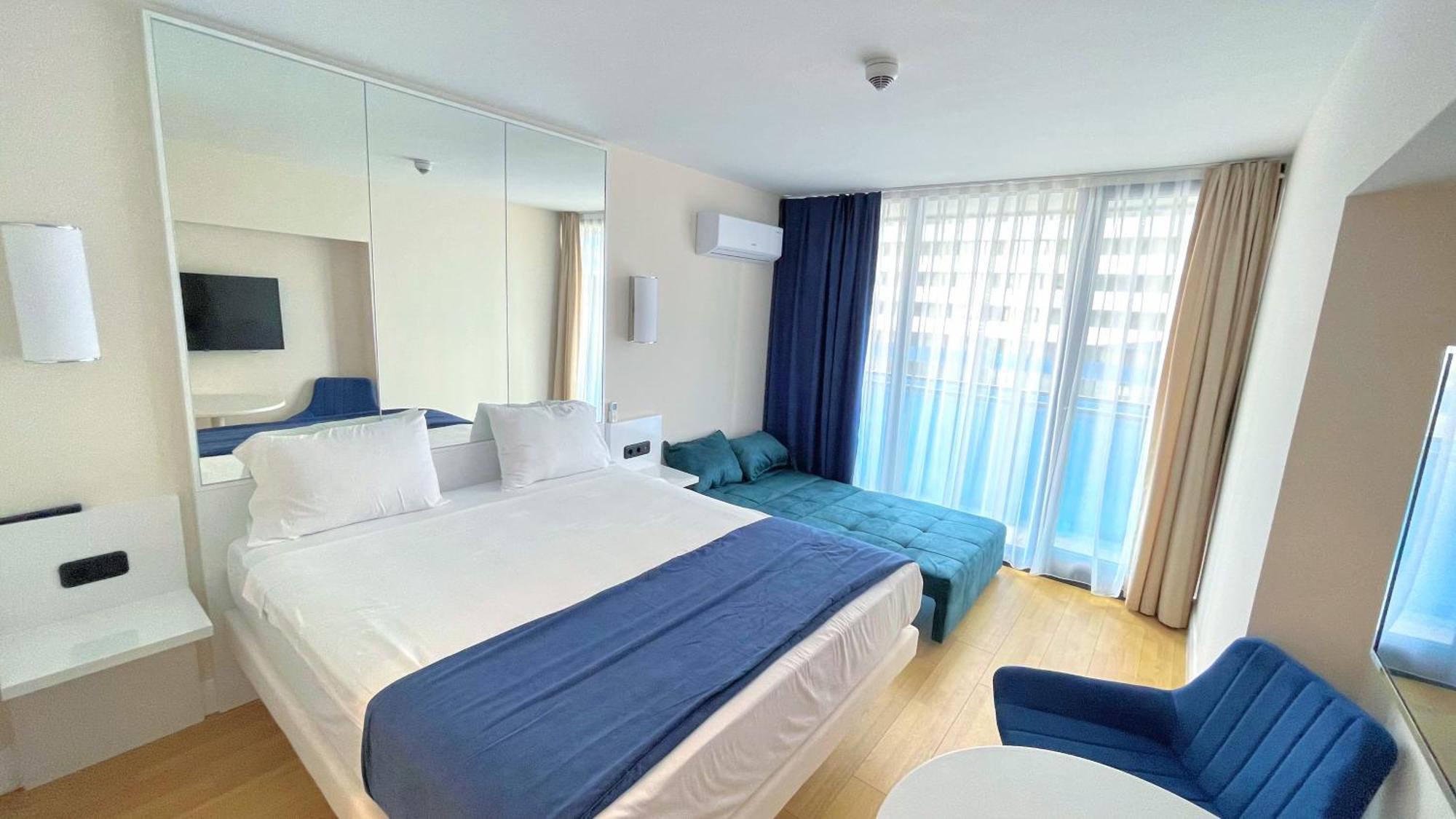 Hellobatumi Aparthotel Bagian luar foto